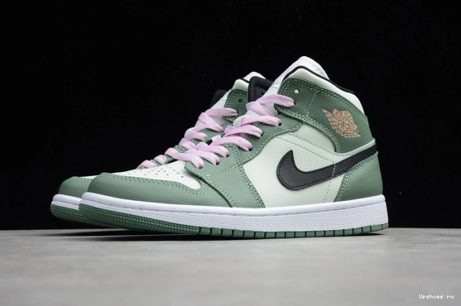 CZ0774-300 1 Green Jordan Mid Dutch 0504